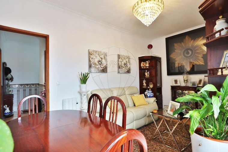 Apartamento T1 para Venda em Algueirão-Mem Martins Foto 5