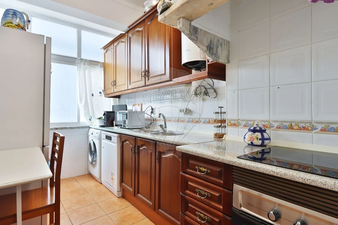 Apartamento T1 para Venda em Algueirão-Mem Martins Foto 7