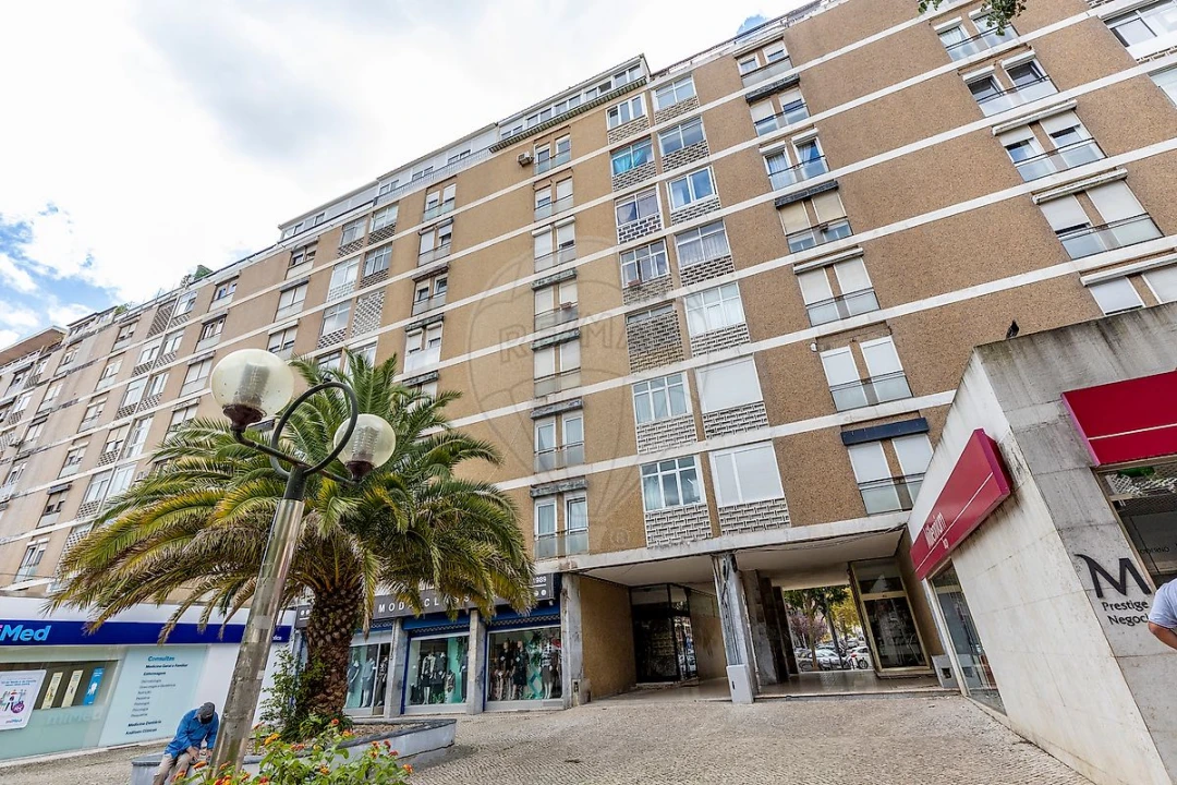 Apartamento T1 para Arrendamento em Benfica Foto 21