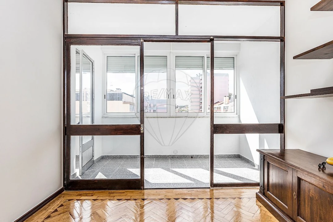 Apartamento T1 para Arrendamento em Benfica Foto 7