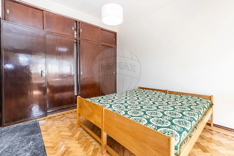 Apartamento T1 para Arrendamento em Benfica Foto 14