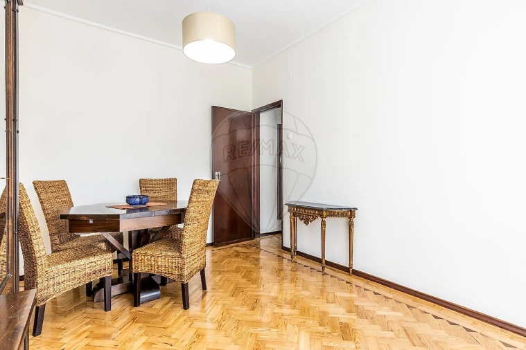 Apartamento T1 para Arrendamento em Benfica Foto 5
