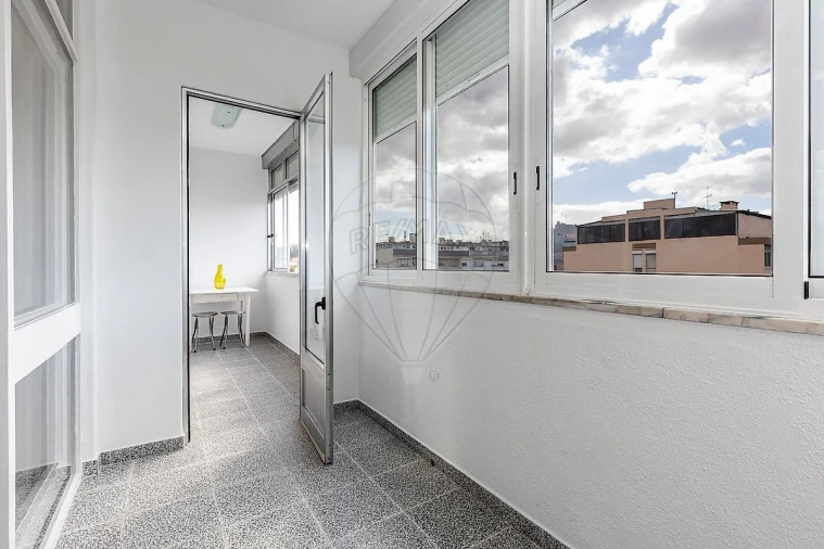 Apartamento T1 para Arrendamento em Benfica Foto 9