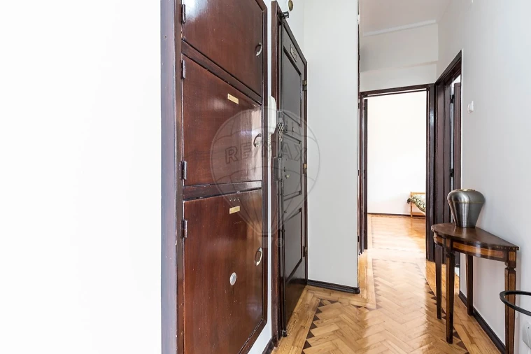 Apartamento T1 para Arrendamento em Benfica Foto 3