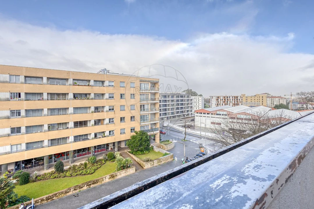 Apartamento T1 para Venda em Paranhos Foto 8