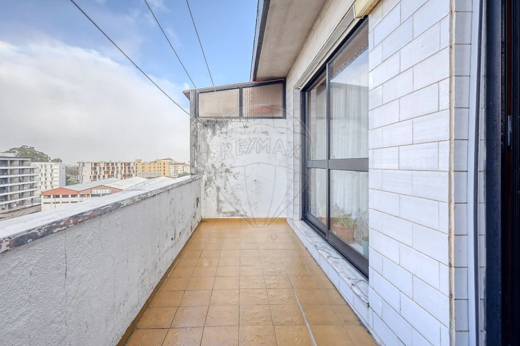 Apartamento T1 para Venda em Paranhos Foto 9