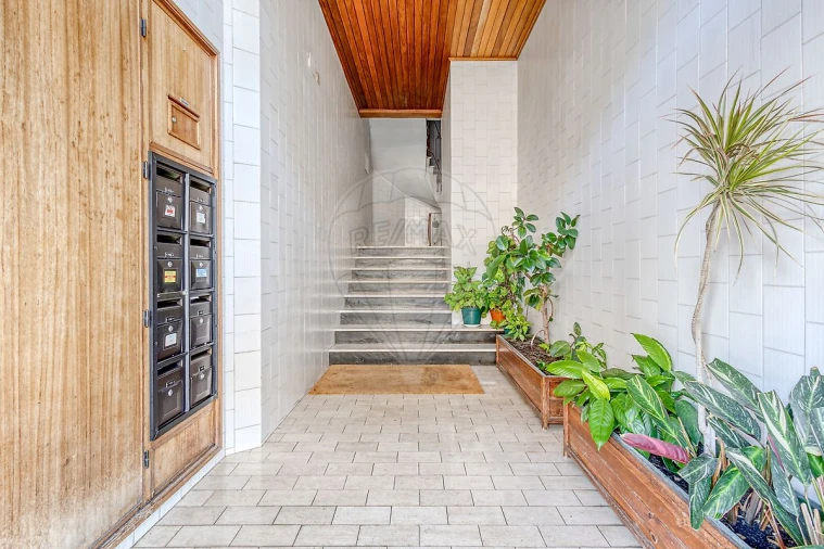 Apartamento T1 para Venda em Paranhos Foto 2