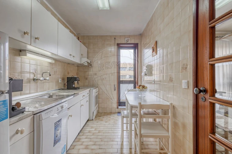 Apartamento T1 para Venda em Paranhos Foto 11