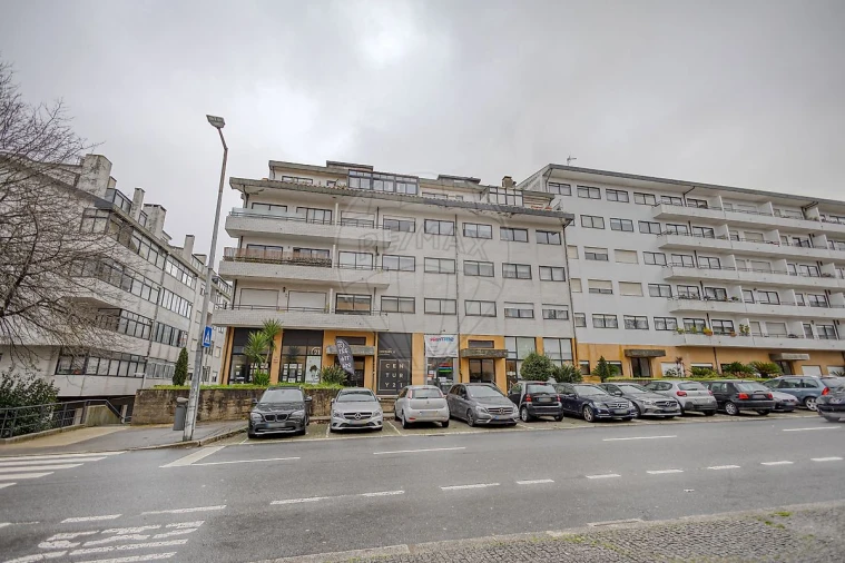 Apartamento T1 para Venda em Paranhos Foto 1