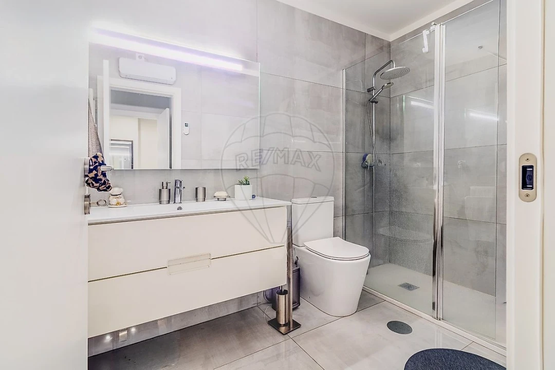 Apartamento T2 para Arrendamento em Fânzeres e São Pedro da Cova Foto 17