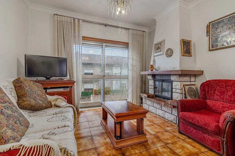 Moradia T3 para Venda em Pedroso e Seixezelo Foto 3