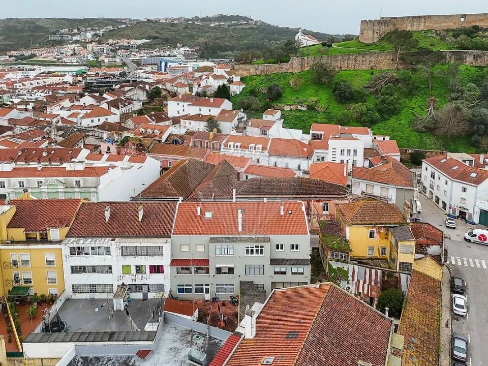 Apartamento T1 para Arrendamento em Santa Maria, São Pedro e Matacães Foto 10