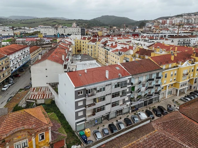 Apartamento T1 para Arrendamento em Santa Maria, São Pedro e Matacães Foto 4