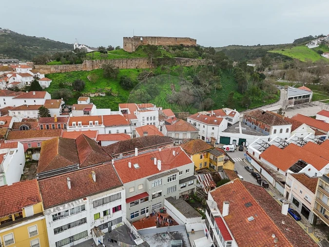 Apartamento T1 para Arrendamento em Santa Maria, São Pedro e Matacães Foto 11