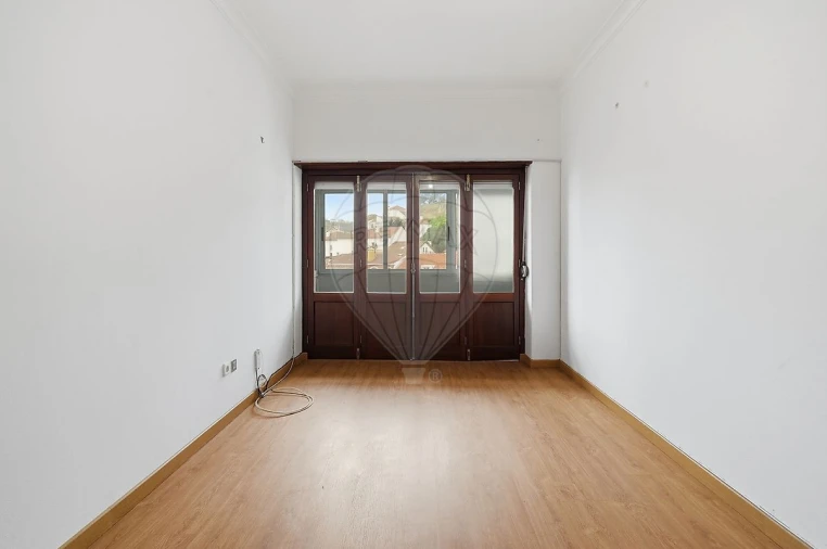 Apartamento T1 para Arrendamento em Santa Maria, São Pedro e Matacães Foto 13