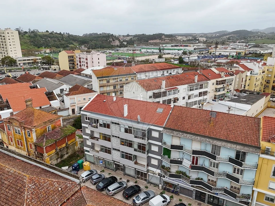 Apartamento T1 para Arrendamento em Santa Maria, São Pedro e Matacães Foto 3