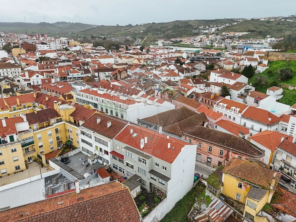 Apartamento T1 para Arrendamento em Santa Maria, São Pedro e Matacães Foto 9