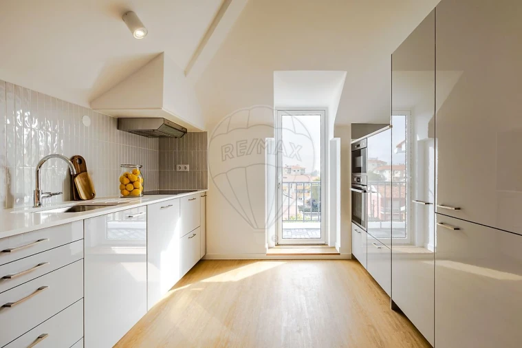 Apartamento T3 para Arrendamento em Carcavelos e Parede Foto 9