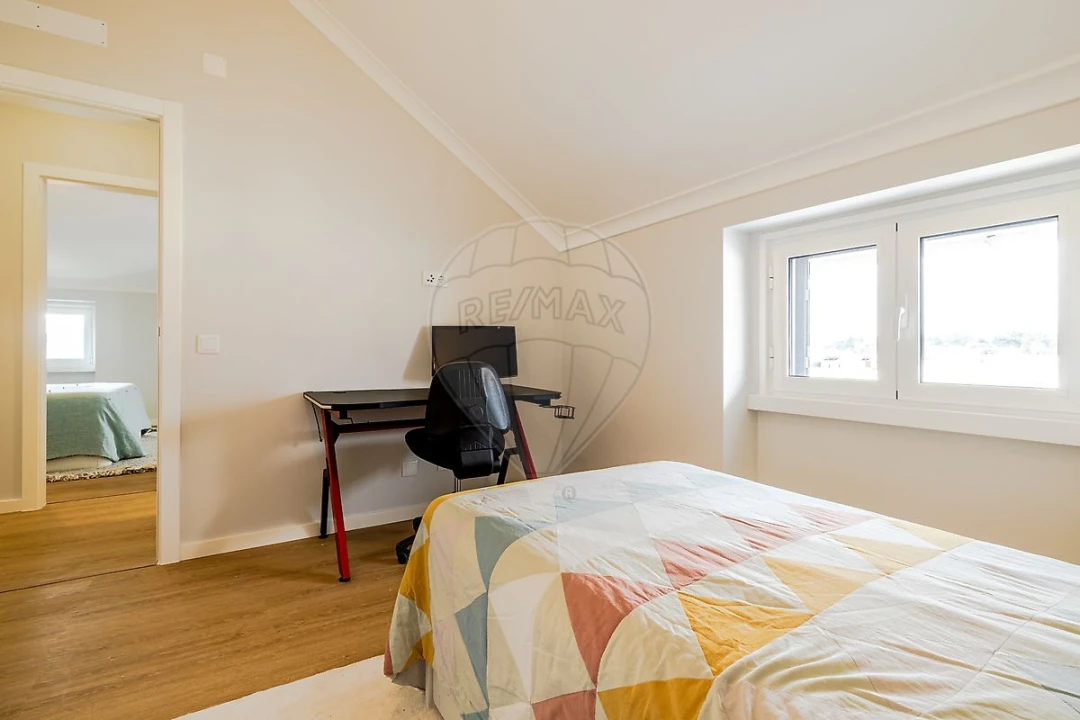 Apartamento T3 para Arrendamento em Carcavelos e Parede Foto 25