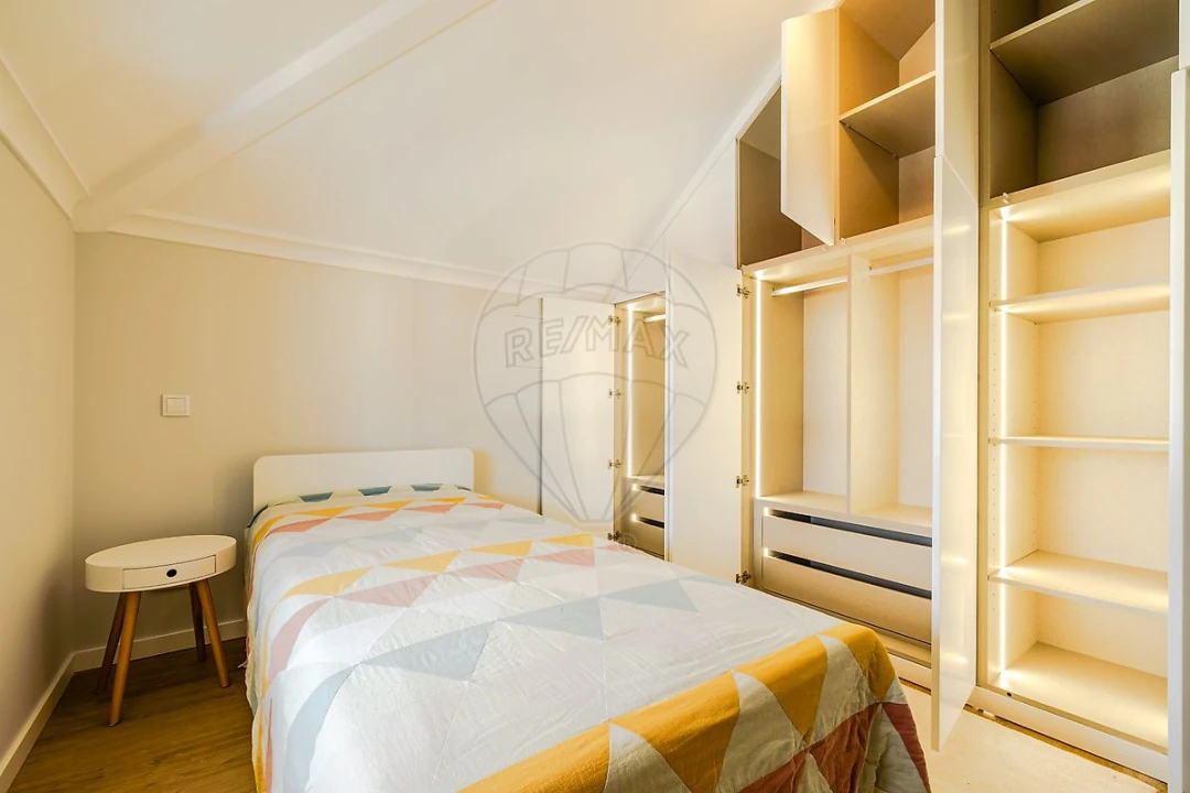 Apartamento T3 para Arrendamento em Carcavelos e Parede Foto 24