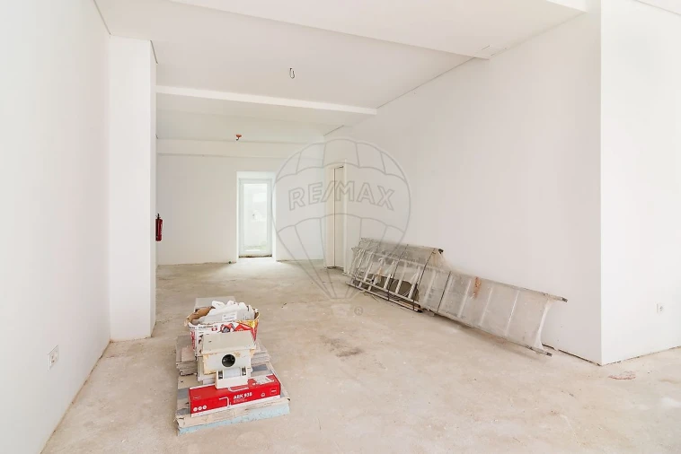 Loja para Arrendamento em Estrela Foto 3