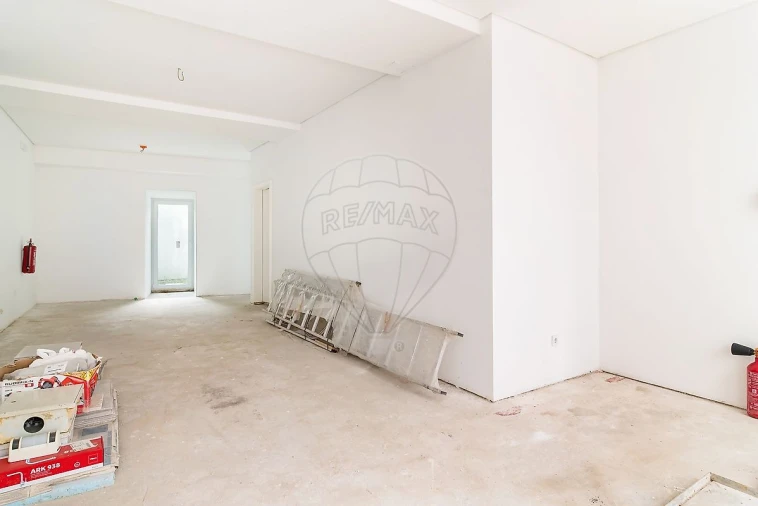 Loja para Arrendamento em Estrela Foto 4