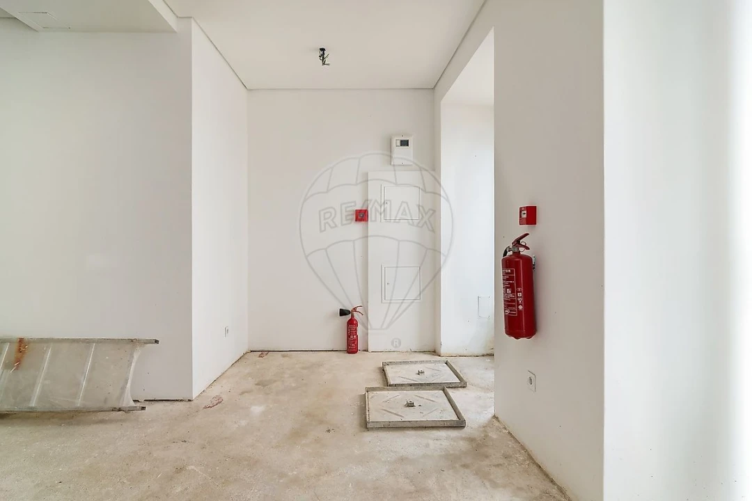 Loja para Arrendamento em Estrela Foto 8