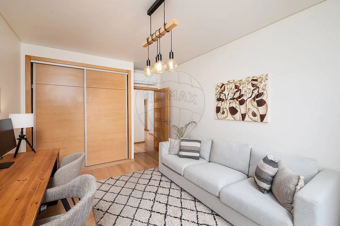 Apartamento T4 para Venda em Póvoa de Santa Iria e Forte da Casa Foto 16