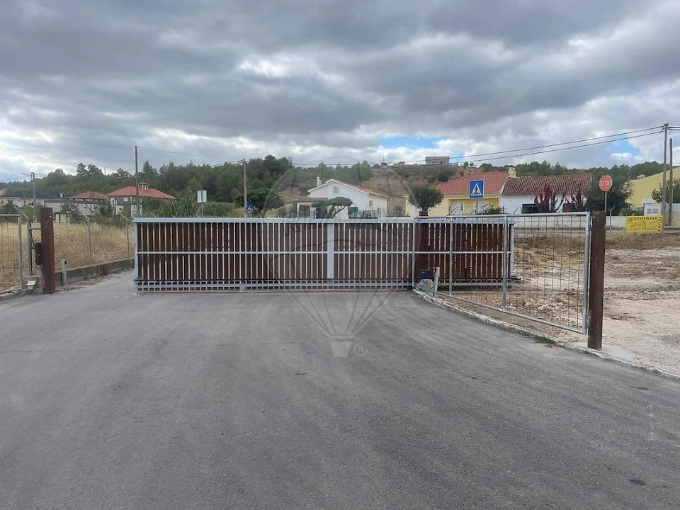 Armazém para Arrendamento em Alenquer (Santo Estêvão e Triana) Foto 2