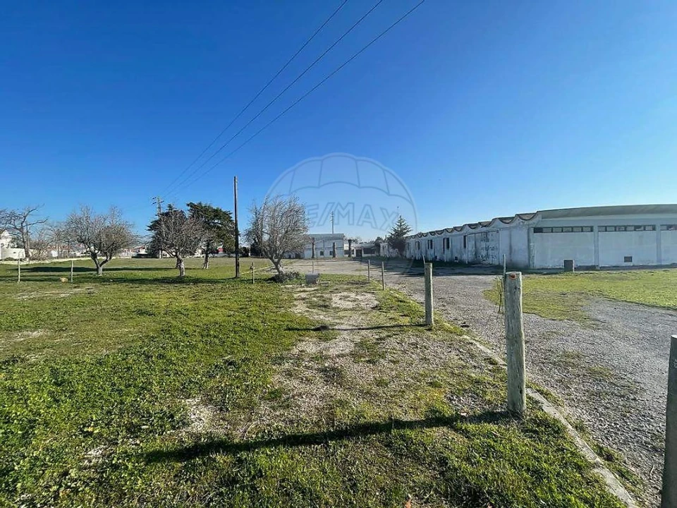 Armazém para Arrendamento em Alenquer (Santo Estêvão e Triana) Foto 2