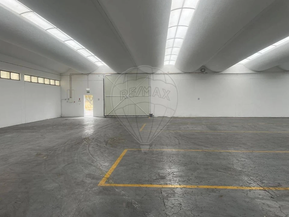 Armazém para Arrendamento em Alenquer (Santo Estêvão e Triana) Foto 5