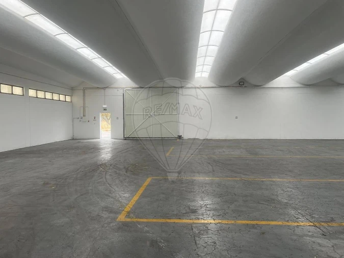 Armazém para Arrendamento em Alenquer (Santo Estêvão e Triana) Foto 5