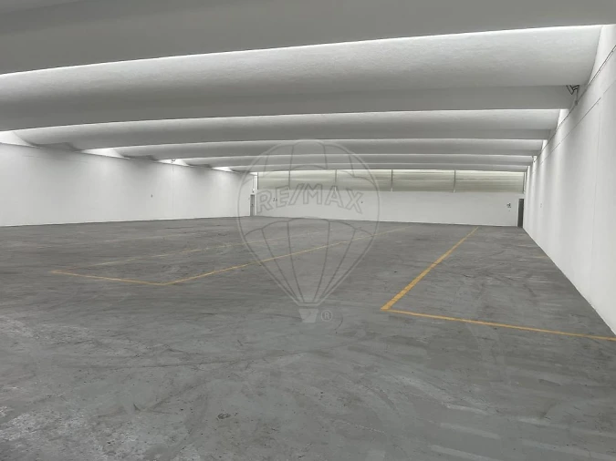 Armazém para Arrendamento em Alenquer (Santo Estêvão e Triana)