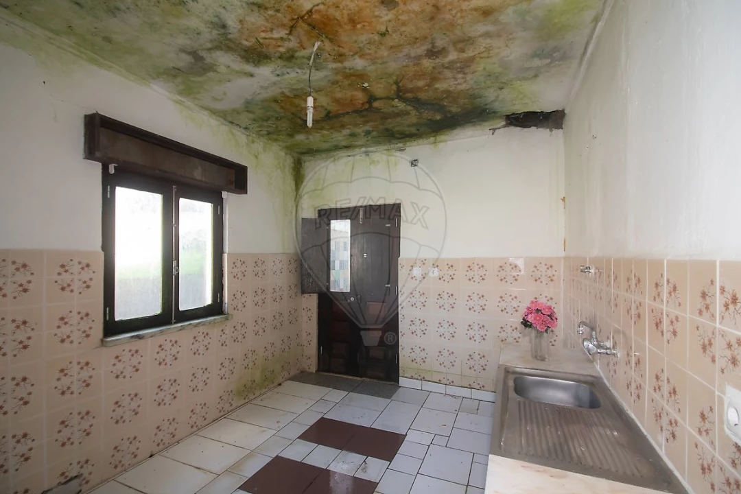 Moradia T3 para Venda em Santo Quintino Foto 14