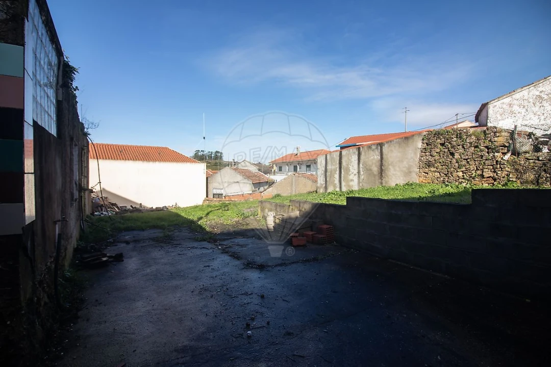 Moradia T3 para Venda em Santo Quintino Foto 17