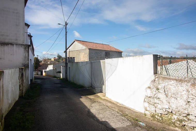 Moradia T3 para Venda em Santo Quintino Foto 3