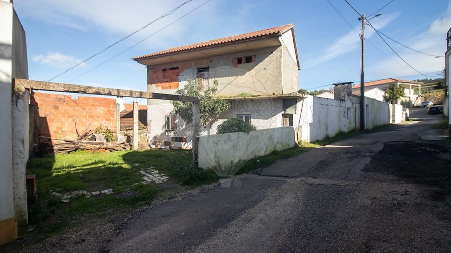 Moradia T3 para Venda em Santo Quintino