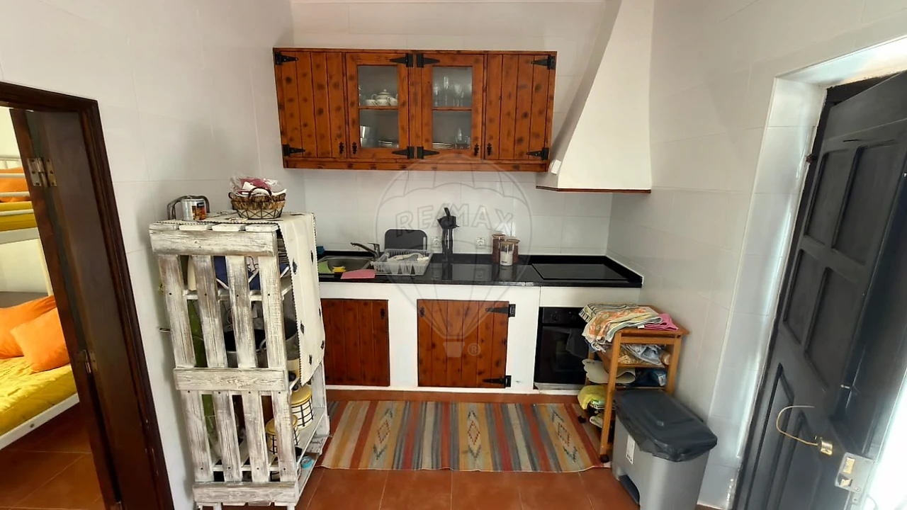 Moradia T2 para Venda em Santa Maria do Castelo e Santiago e Santa Susana Foto 7