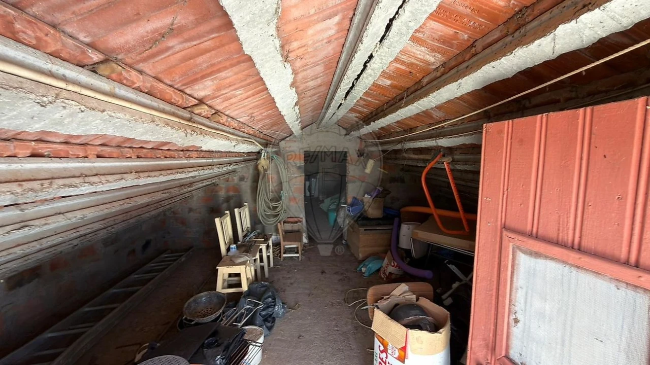 Moradia T2 para Venda em Santa Maria do Castelo e Santiago e Santa Susana Foto 9