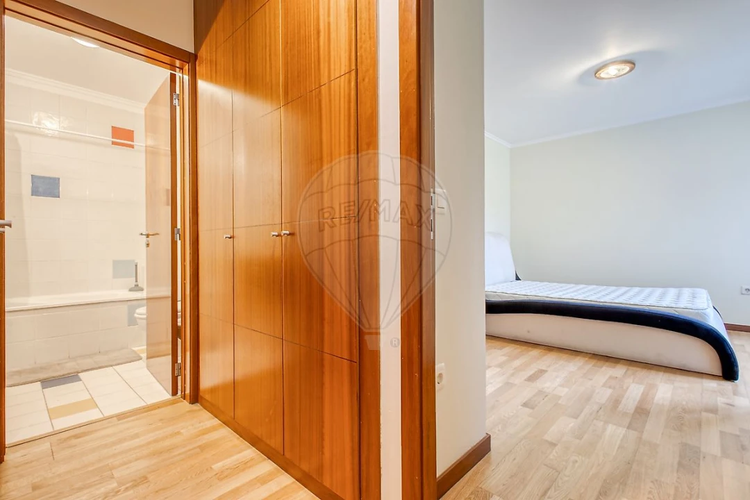 Apartamento T2 para Arrendamento em Paranhos Foto 5