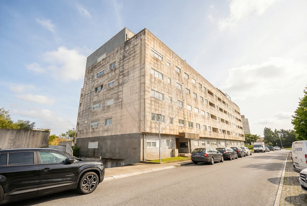 Apartamento T2 para Arrendamento em Paranhos Foto 19