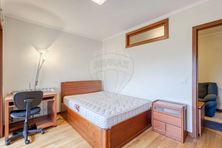 Apartamento T2 para Arrendamento em Paranhos Foto 18