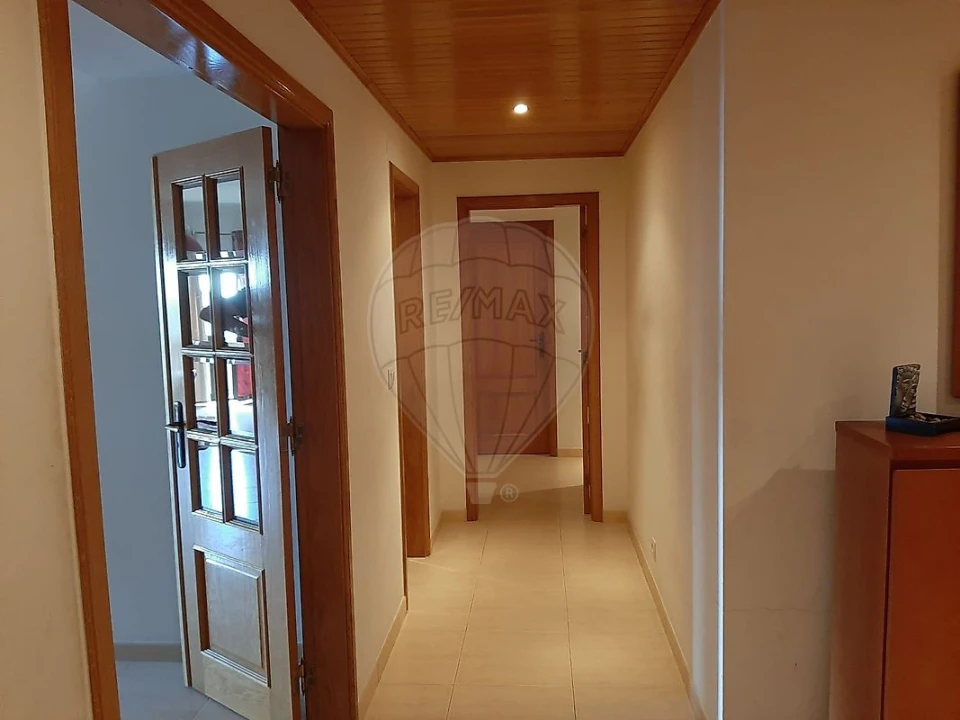 Apartamento T4 para Venda em Póvoa de Santa Iria e Forte da Casa Foto 2