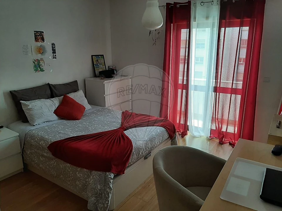 Apartamento T4 para Venda em Póvoa de Santa Iria e Forte da Casa Foto 12