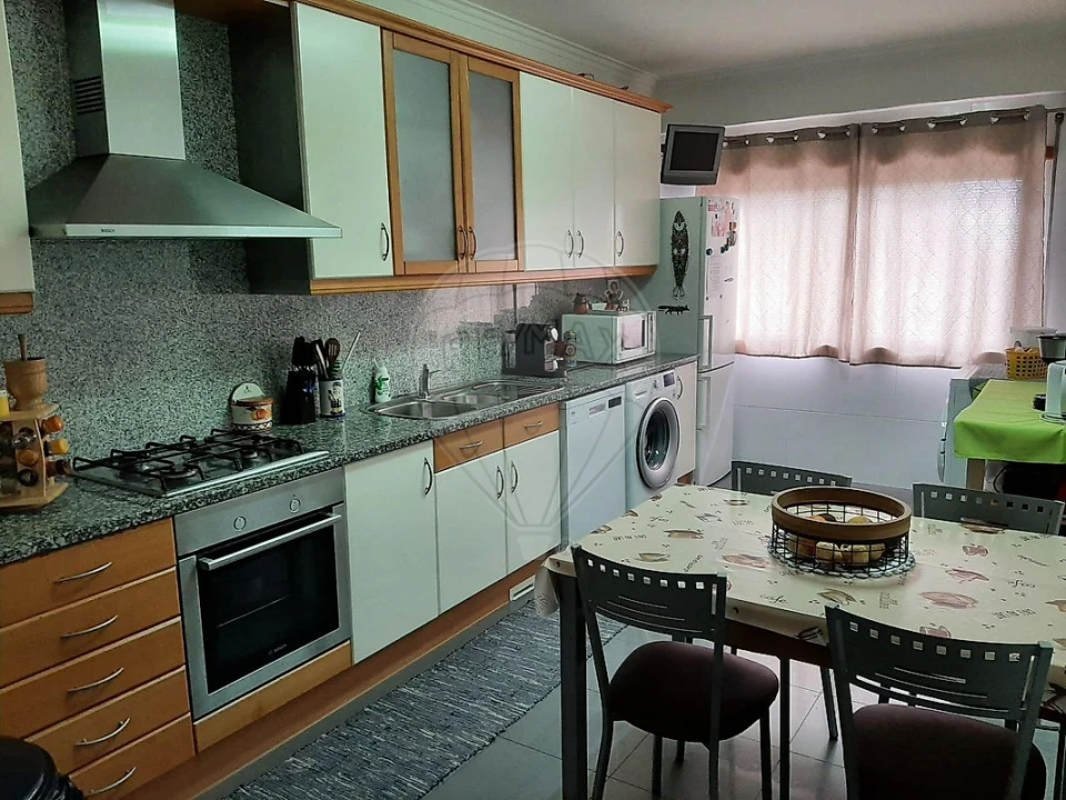 Apartamento T4 para Venda em Póvoa de Santa Iria e Forte da Casa Foto 18