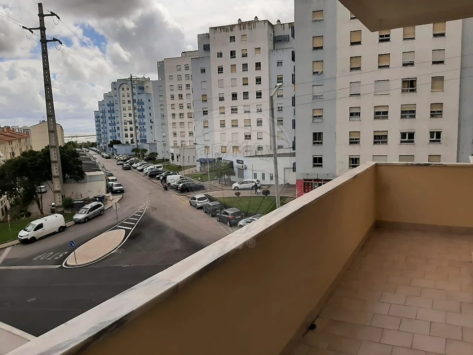 Apartamento T4 para Venda em Póvoa de Santa Iria e Forte da Casa Foto 15