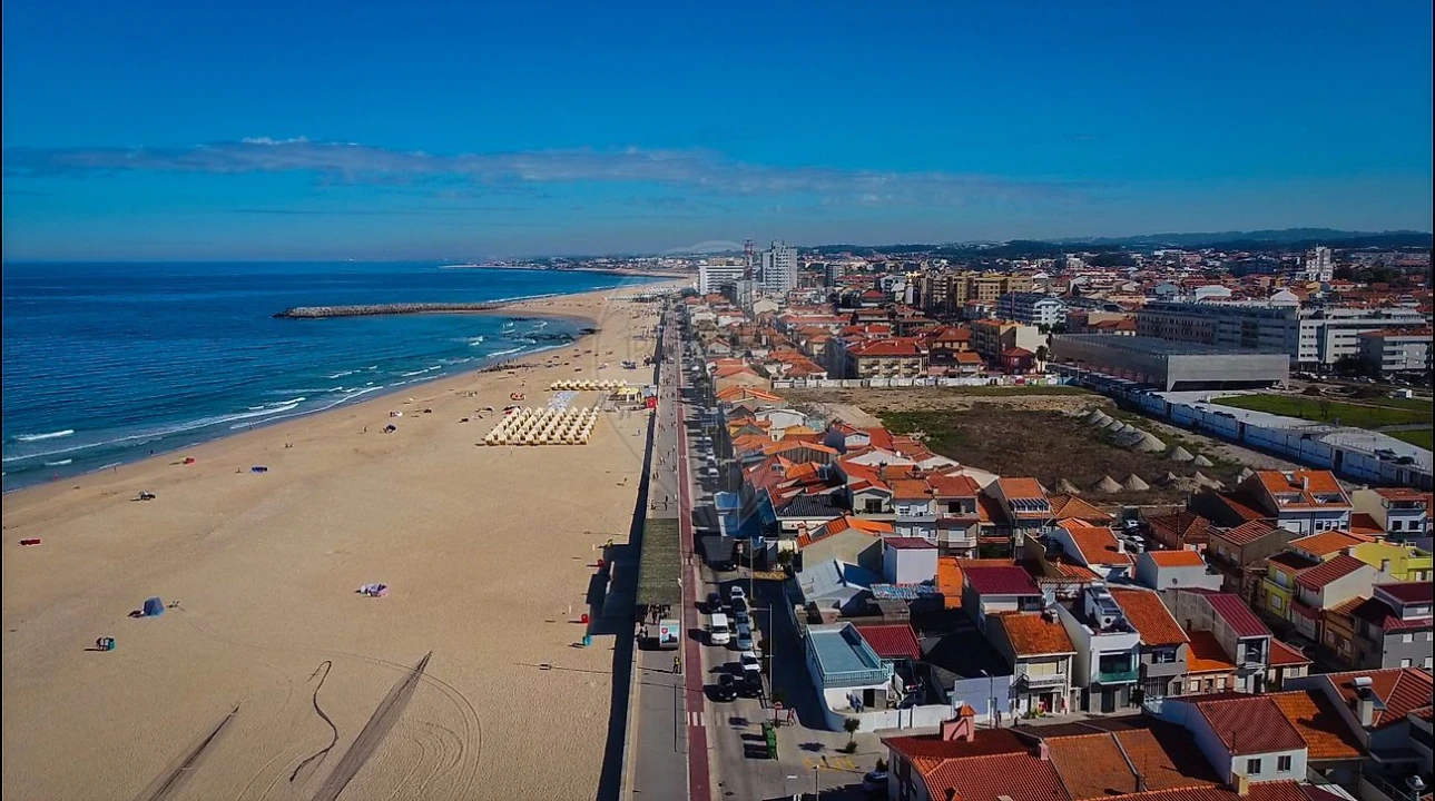 Loja para Venda em Espinho Foto 18
