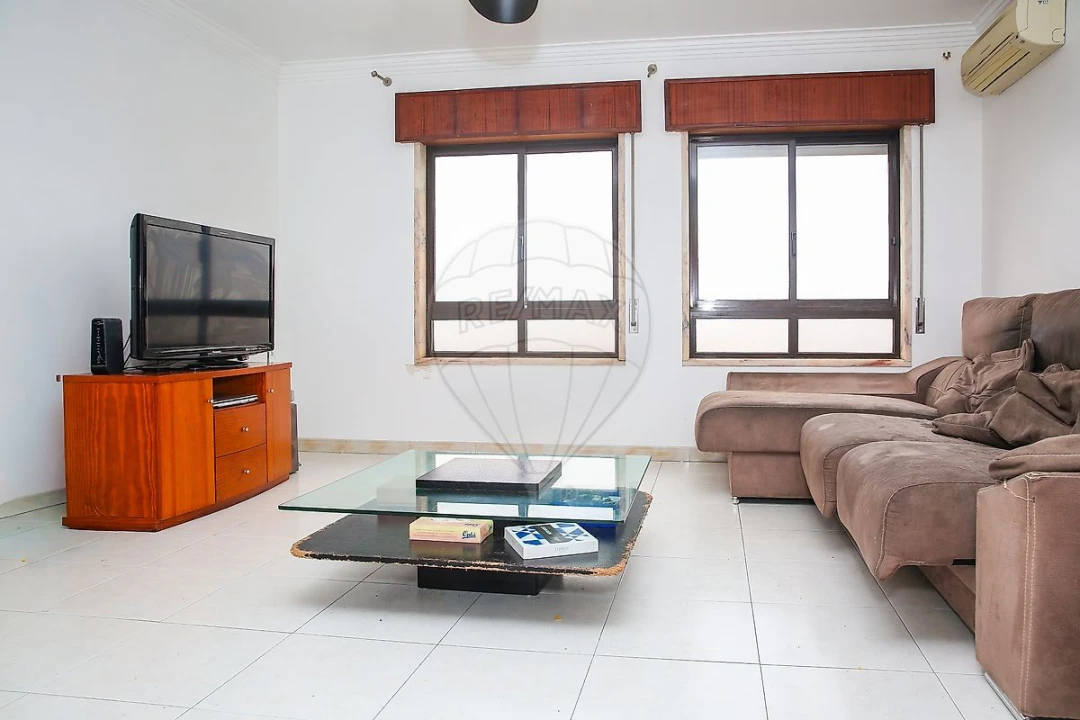 Apartamento T2 para Venda em Alverca do Ribatejo e Sobralinho Foto 3