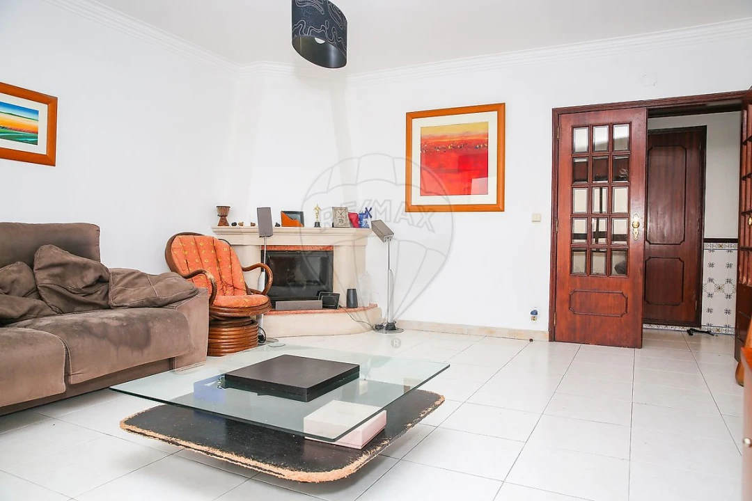 Apartamento T2 para Venda em Alverca do Ribatejo e Sobralinho Foto 1