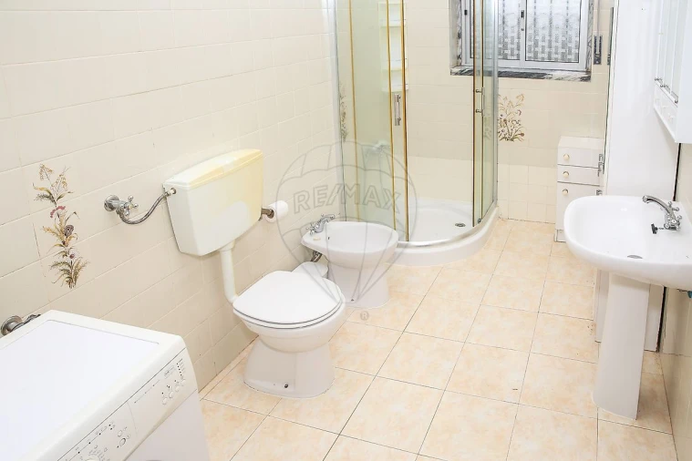 Moradia T3 para Venda em Ventosa Foto 18